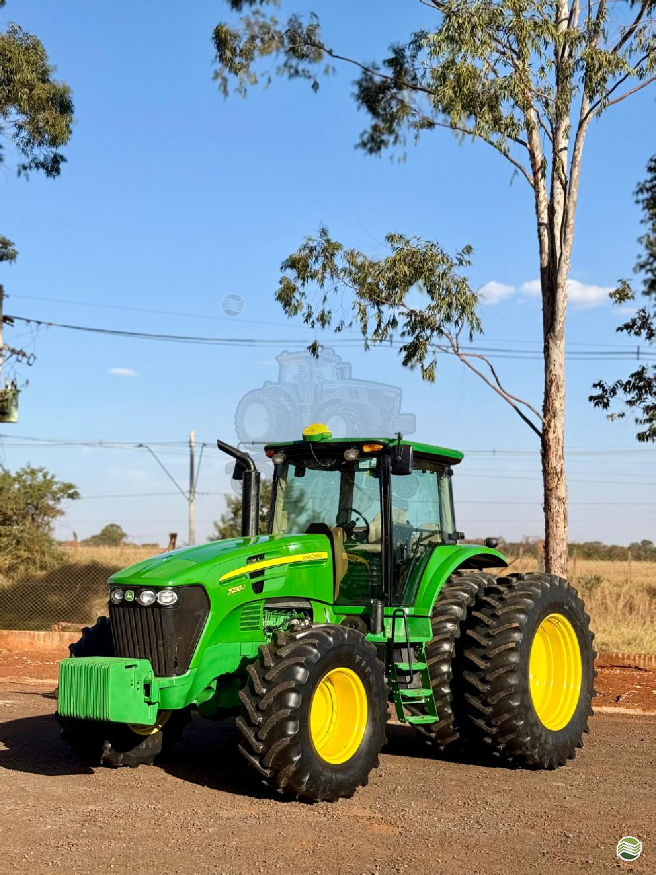 TRATOR JOHN DEERE JOHN DEERE 7230J Tração 4x4 Consulting Agro ITUVERAVA SÃO PAULO SP